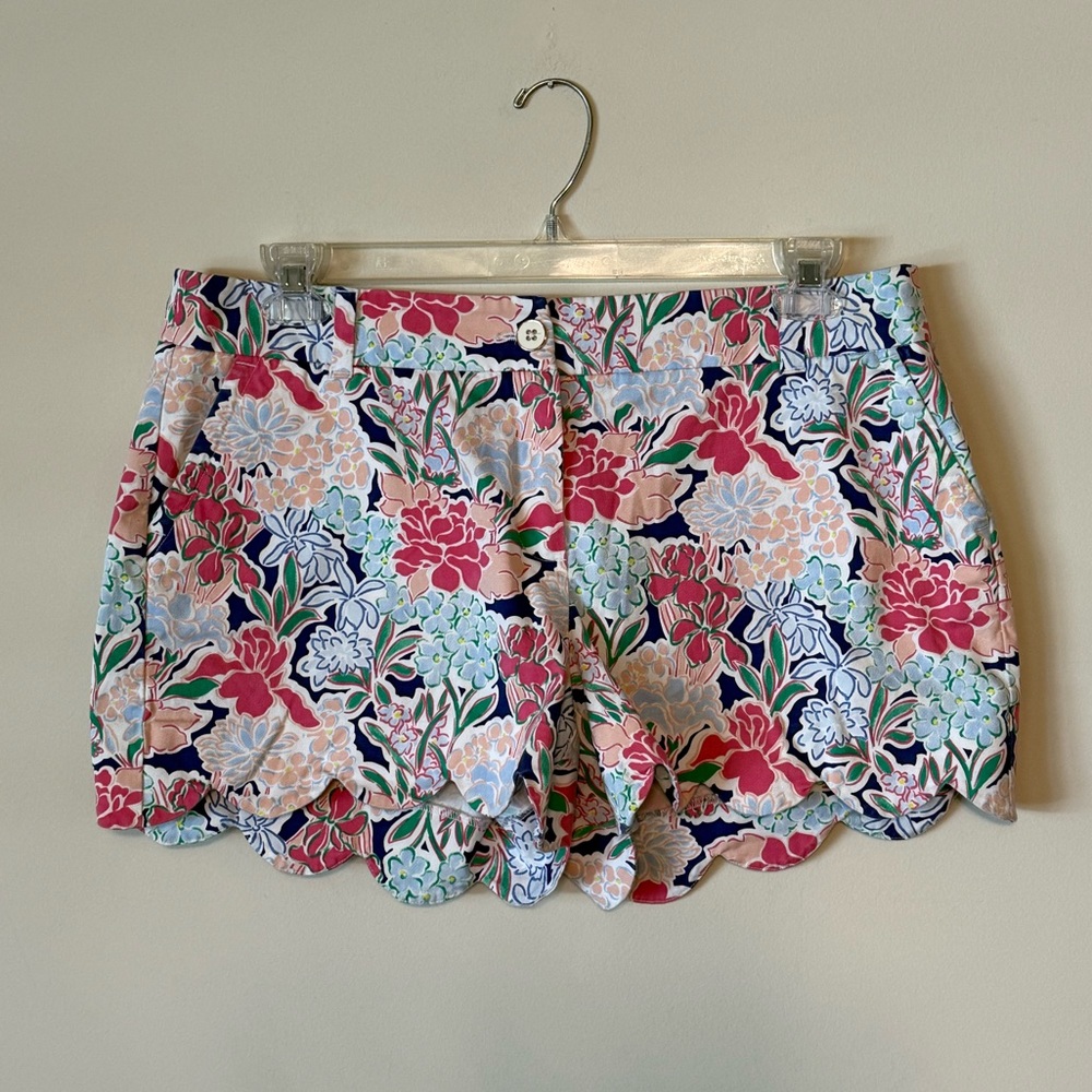 Crown and Ivy Women’s Sz 12 Shelby Chino Scallop Floral Multicolored Shorts